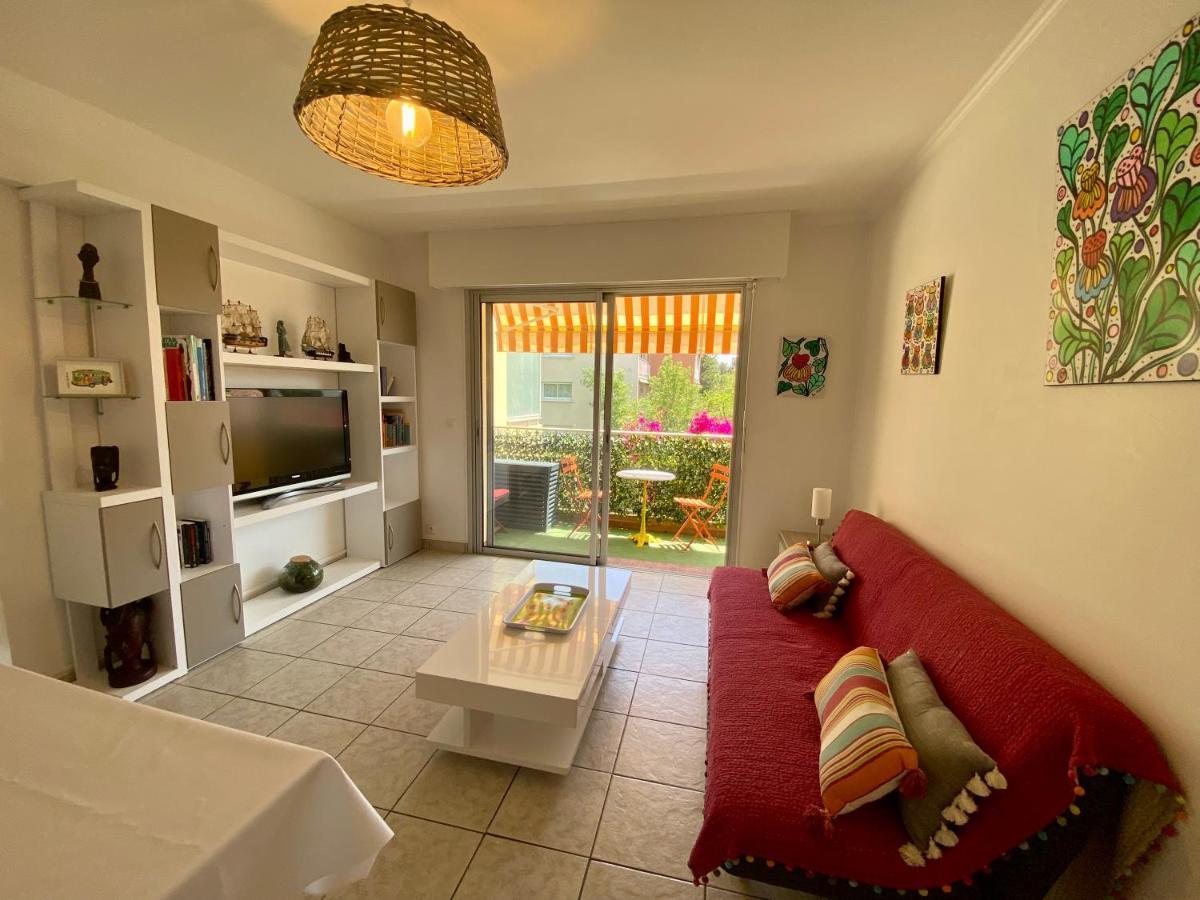 Chez Virginie : Appartement Lumineux Au Calme. Fréjus Exterior foto